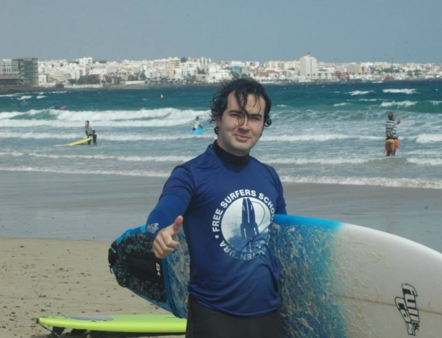  Surfing with Free Surfers